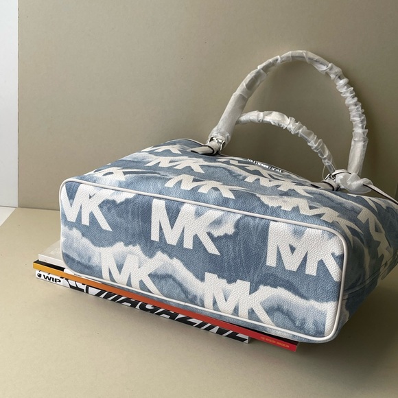 (new+tag) Michael Kors ‘rare’ jet set travel carryall tote color cloud b… - Picture 8 of 13